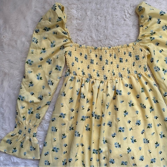 WeWoreWhat Dress Smocked Maxi Off Shoulder Watercolor Ditsy Yellow S NWT New - Picture 6 of 12